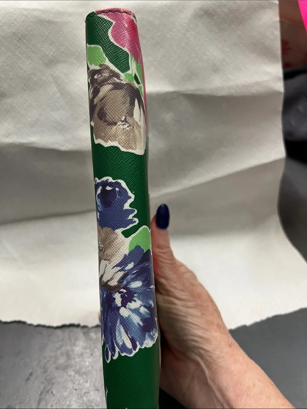EUC Kate Spade Green Floral Zip-Around Wallet with Multicolor Blooms